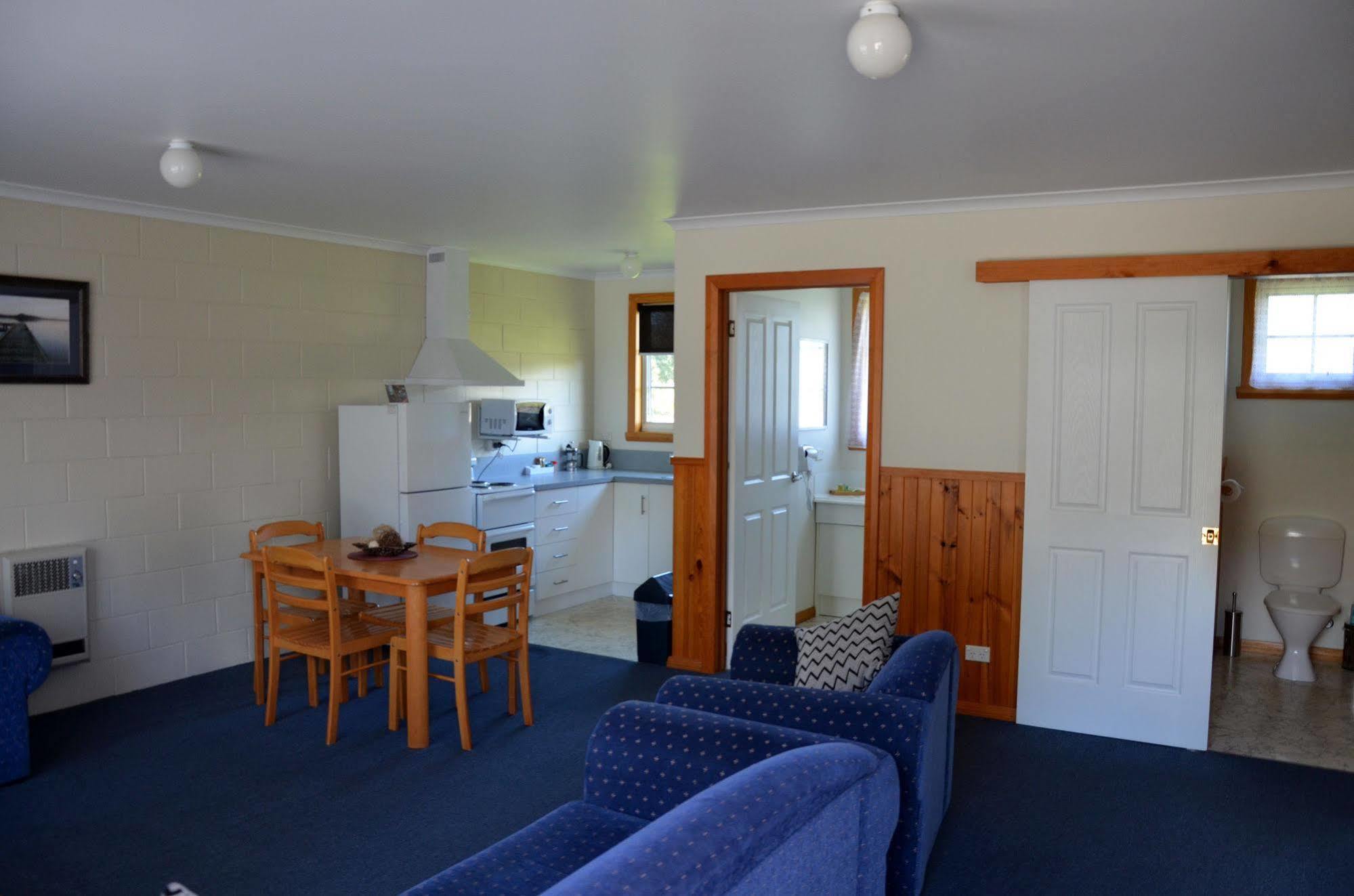 Castaway Holiday Apartments Strahan Εξωτερικό φωτογραφία