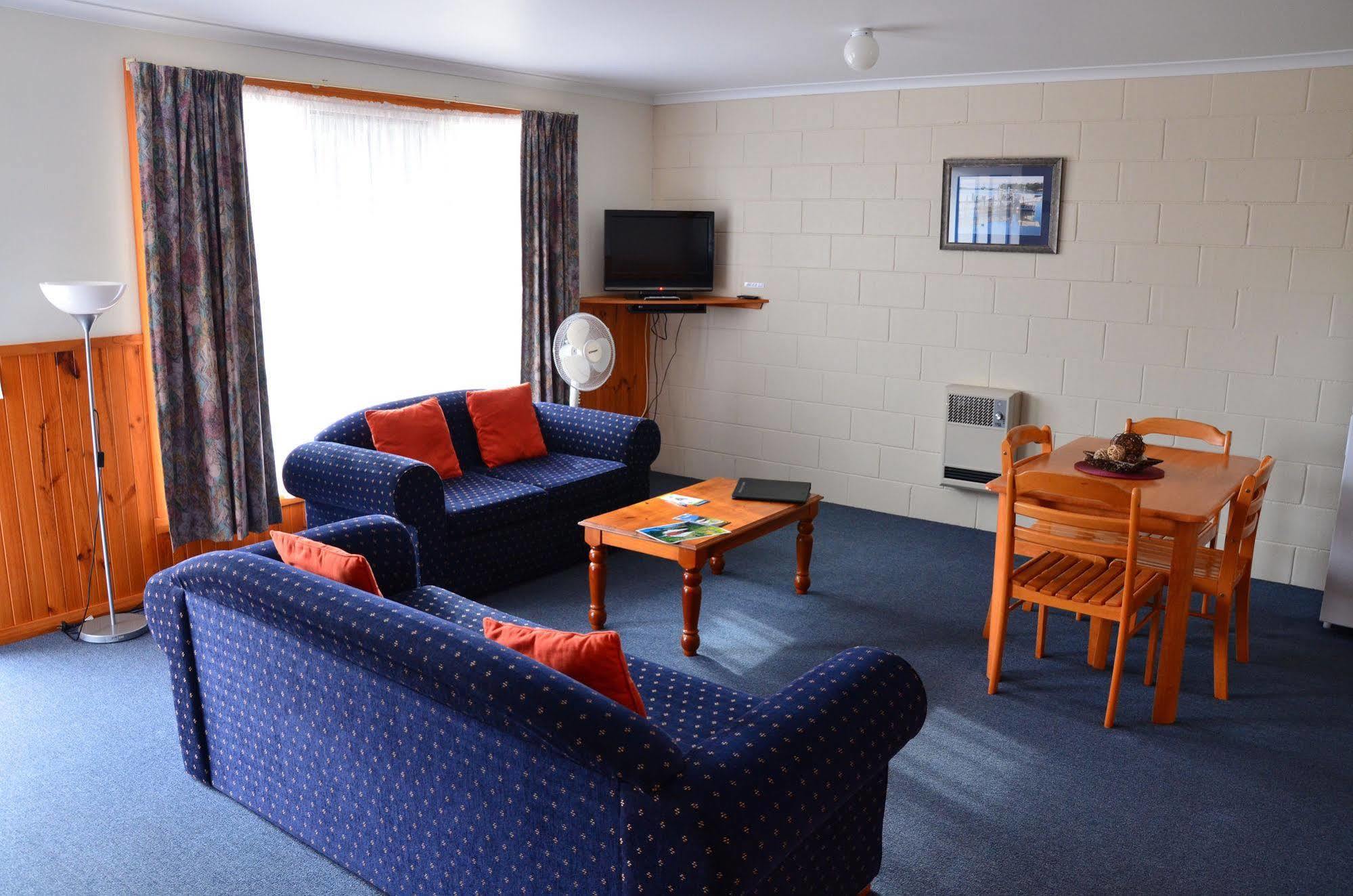 Castaway Holiday Apartments Strahan Εξωτερικό φωτογραφία