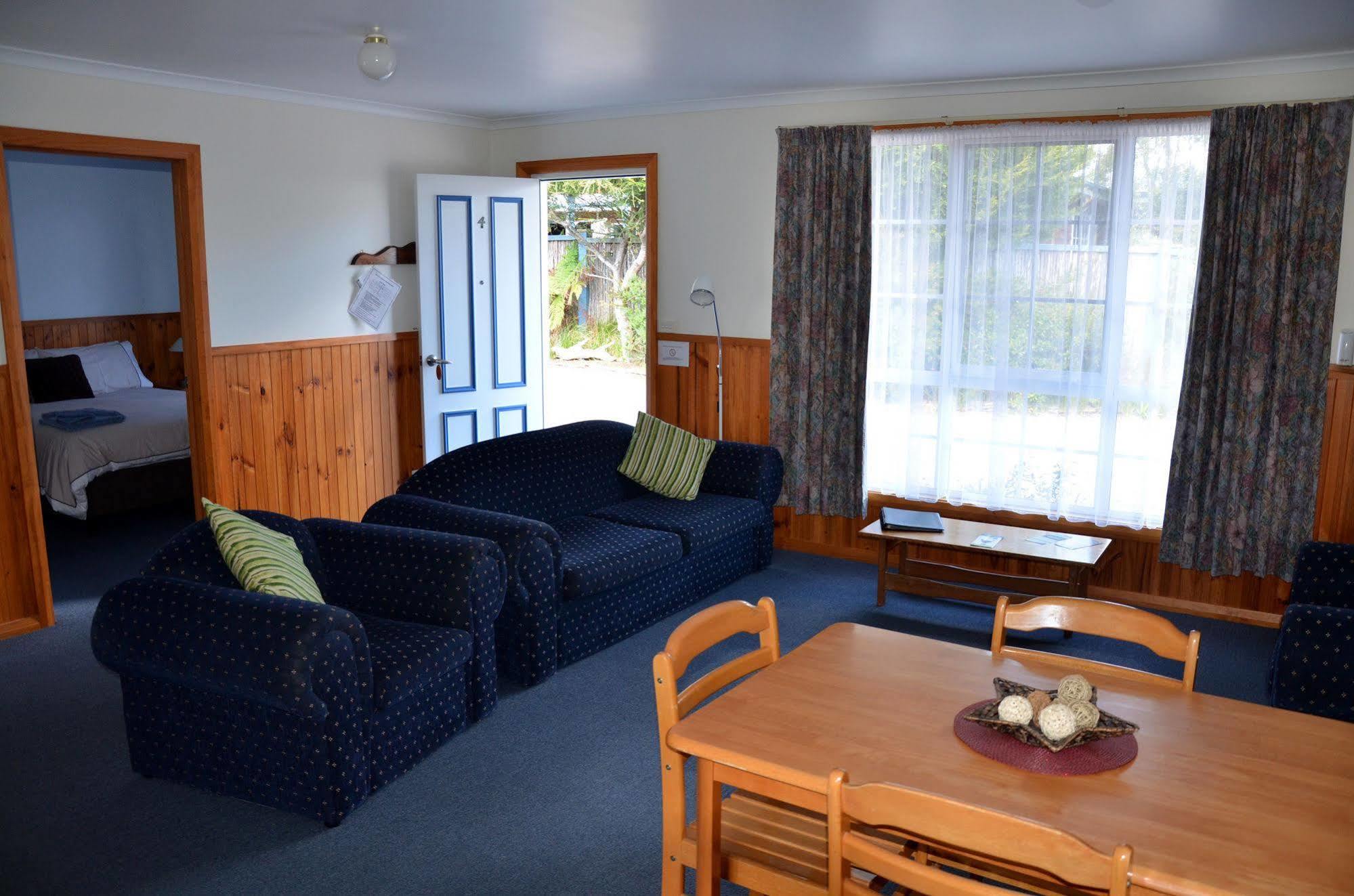 Castaway Holiday Apartments Strahan Εξωτερικό φωτογραφία