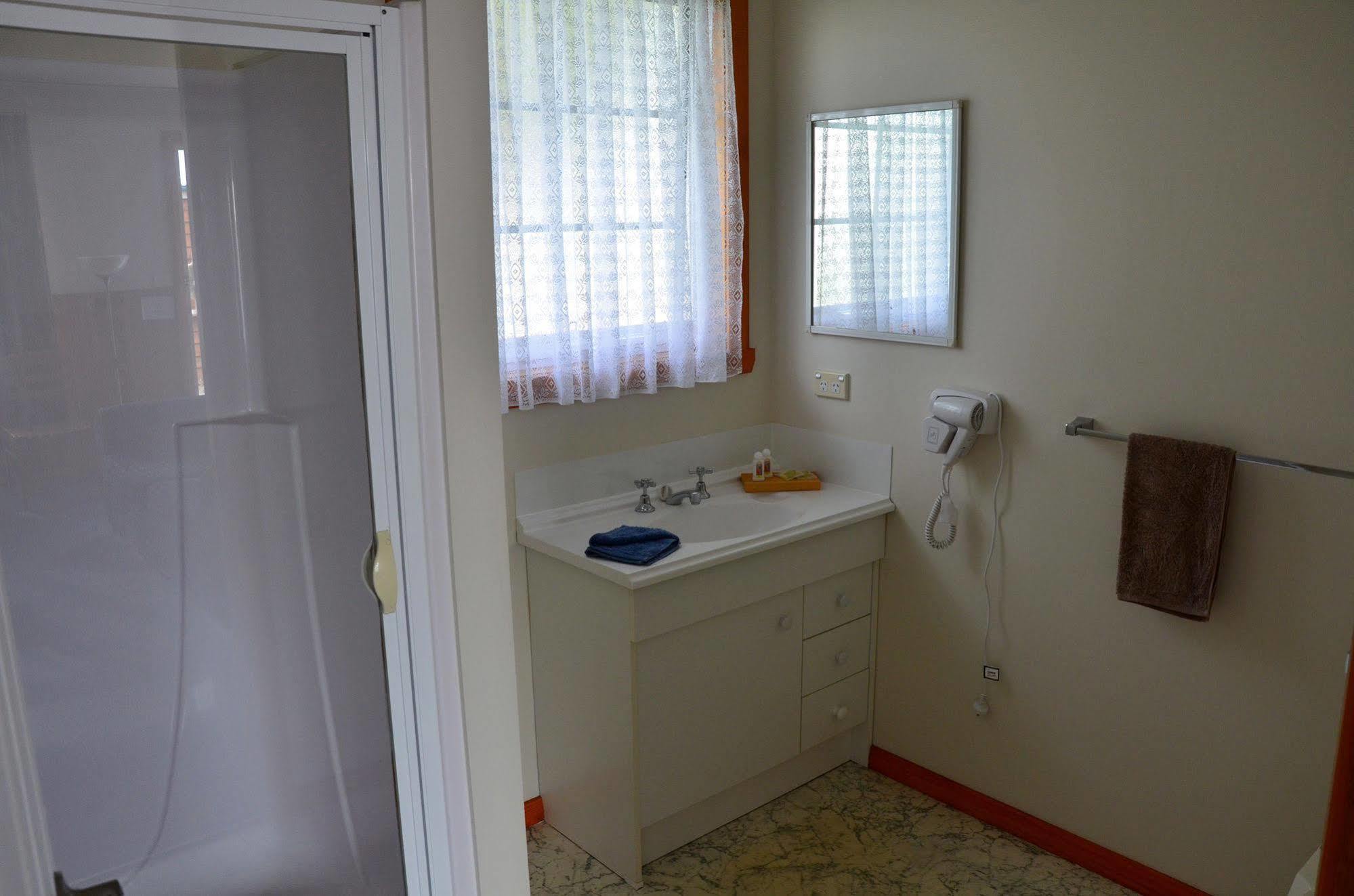 Castaway Holiday Apartments Strahan Εξωτερικό φωτογραφία