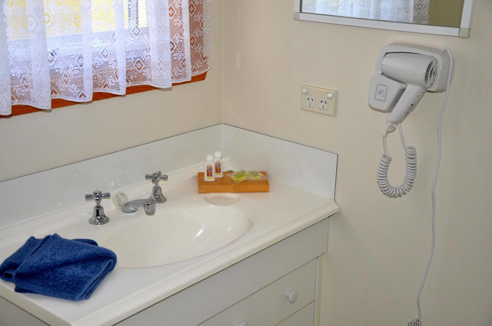 Castaway Holiday Apartments Strahan Εξωτερικό φωτογραφία